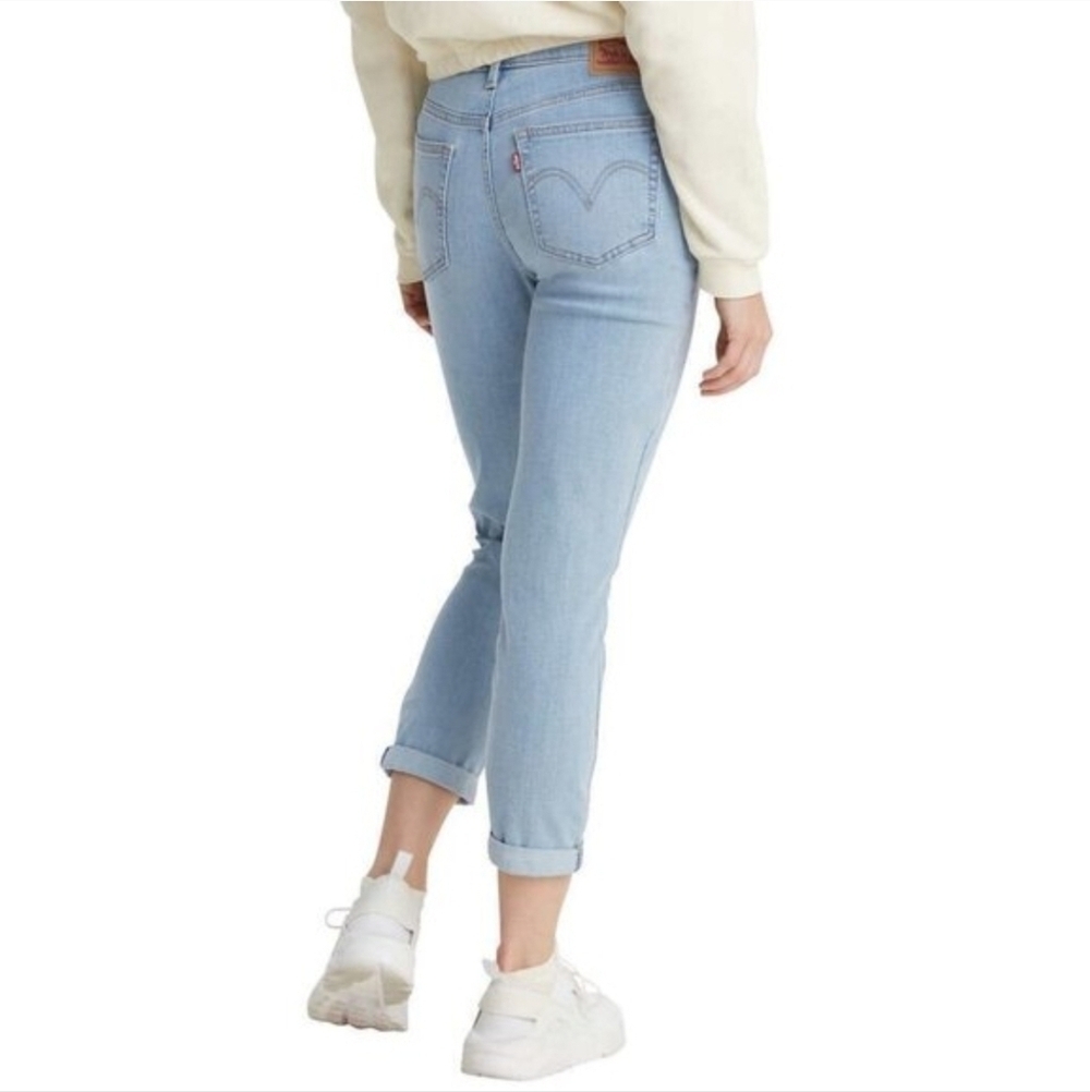 Levi's Boyfriend Jeans Size 32 Casual Light Wash